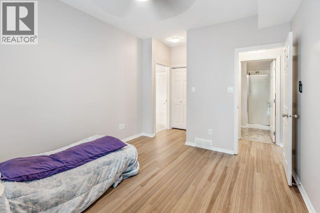 #2 121 Silkstone Road W - 19