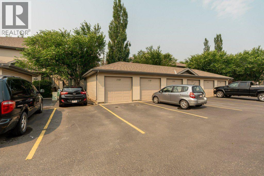 #2 121 Silkstone Road W - 27