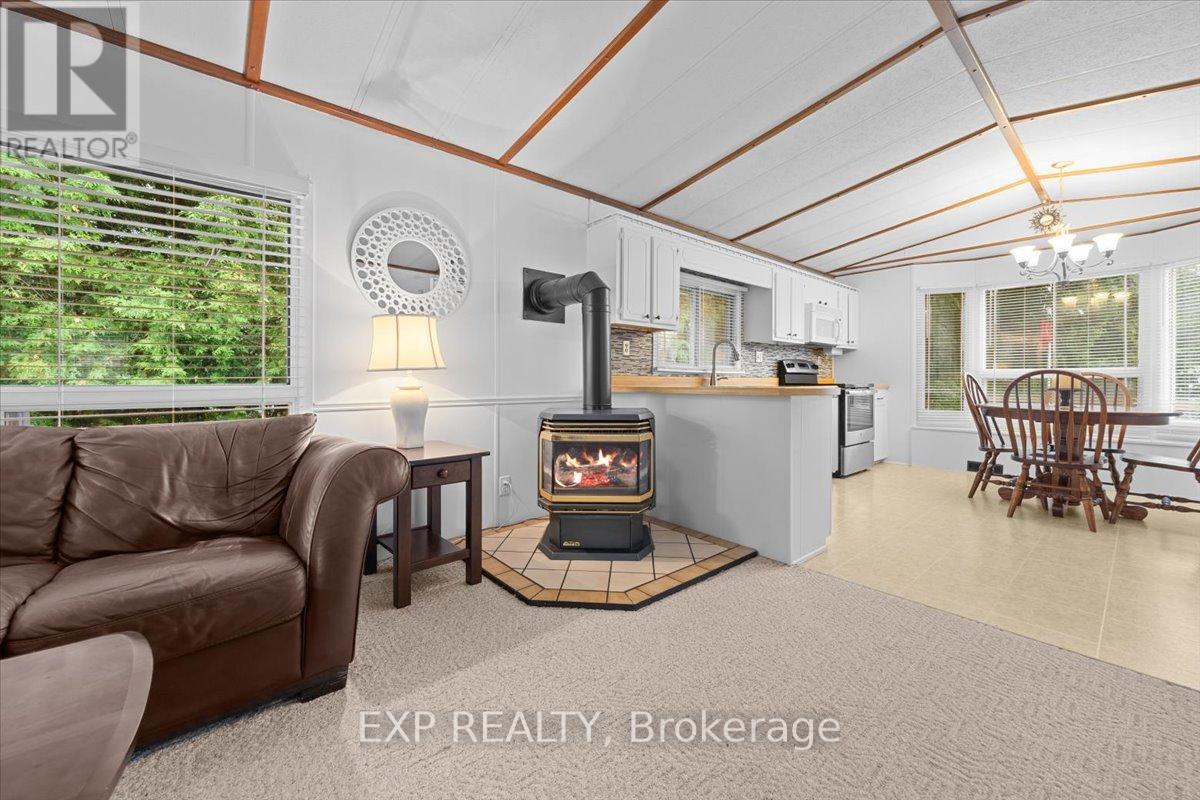 20 PINEWOOD AVENUE - 15