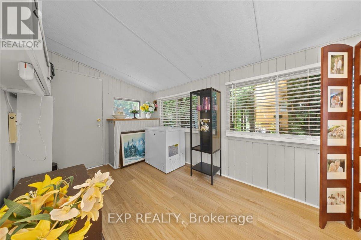 20 PINEWOOD AVENUE - 19