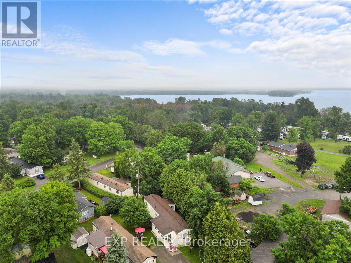 20 PINEWOOD AVENUE - 32