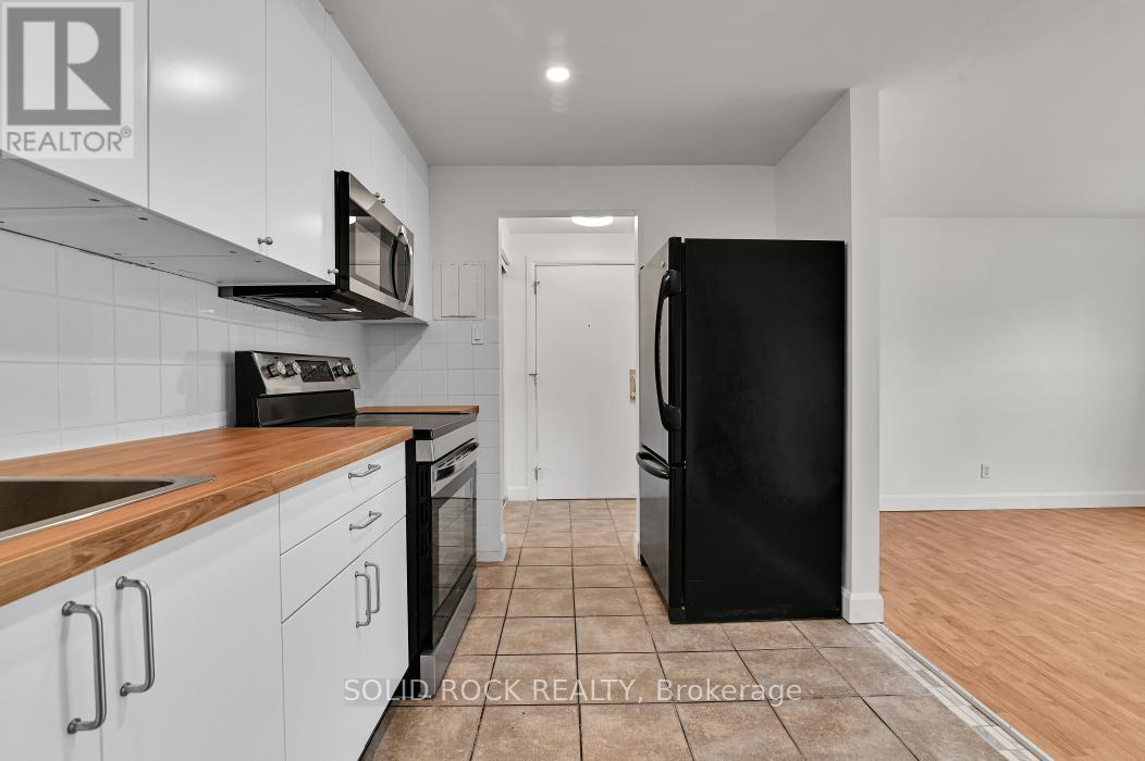 #7 896 ELMSMERE DRIVE - 10