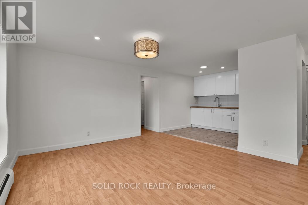 #7 896 ELMSMERE DRIVE - 11