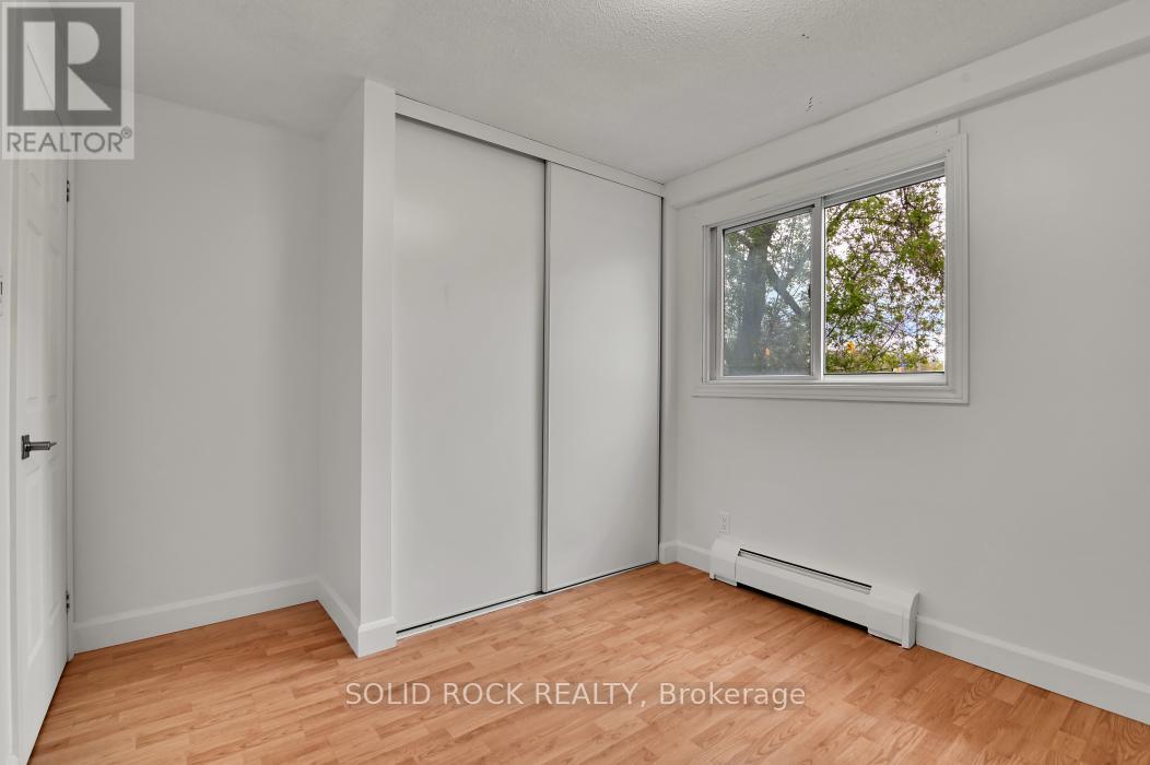#7 896 ELMSMERE DRIVE - 14