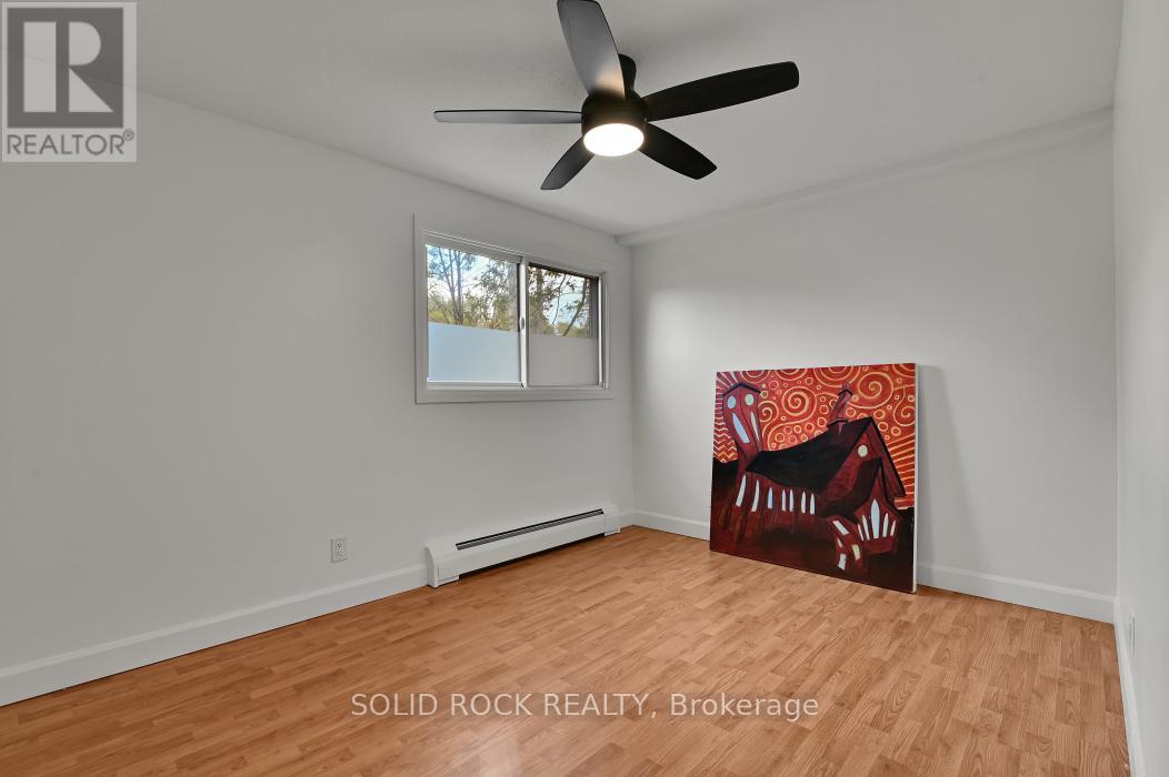 #7 896 ELMSMERE DRIVE - 15
