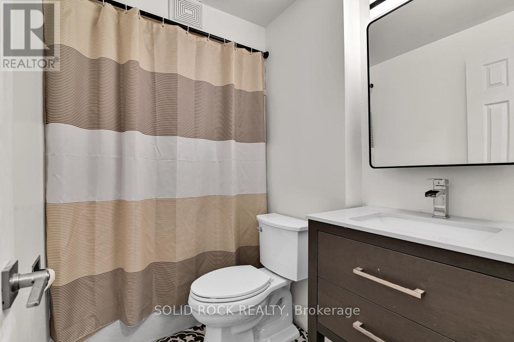 #7 896 ELMSMERE DRIVE - 17