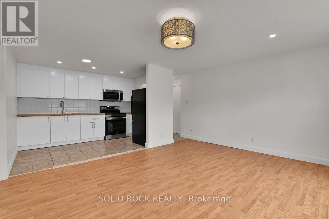 #7 896 ELMSMERE DRIVE - 3