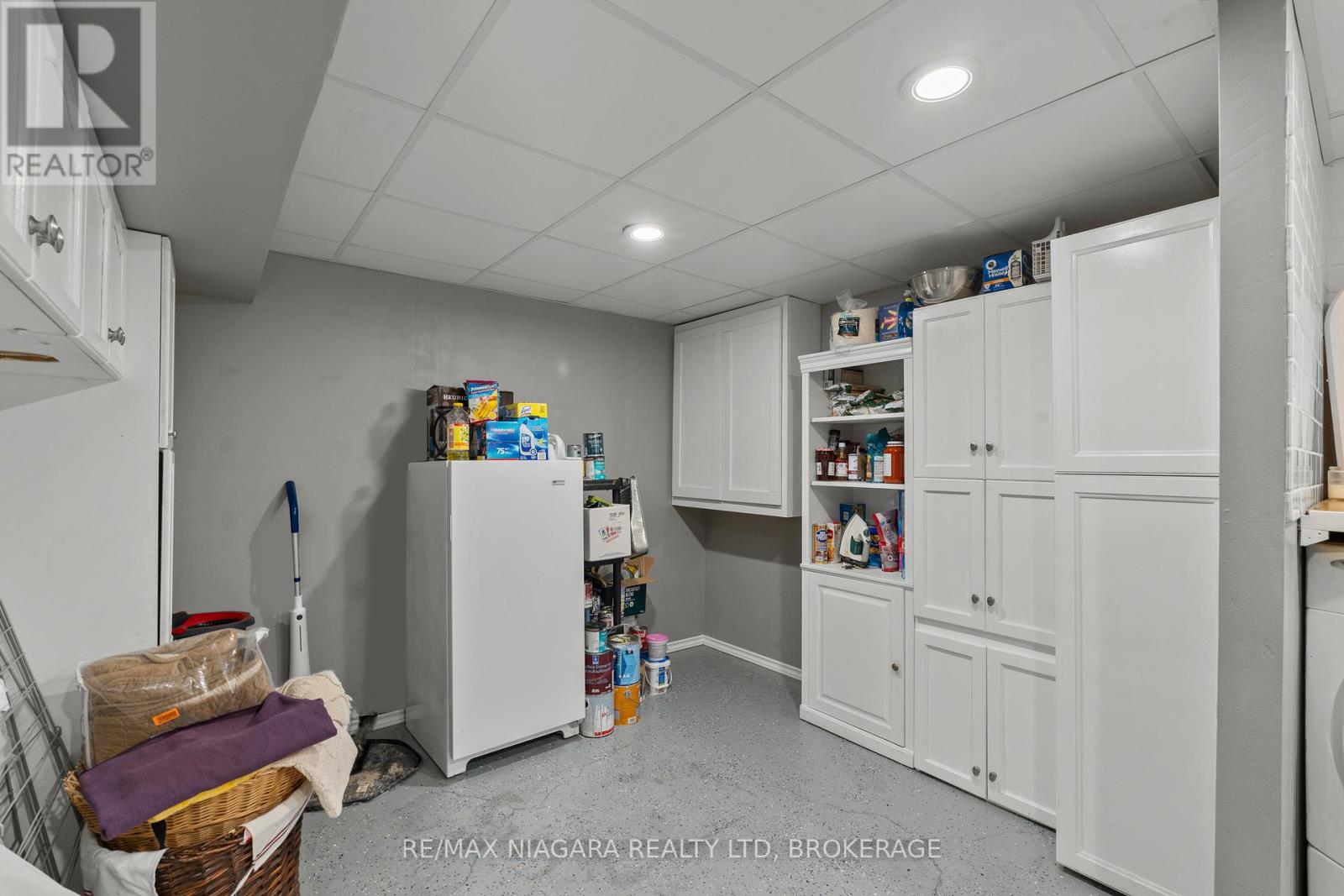 5991 ANDREA DRIVE - 30