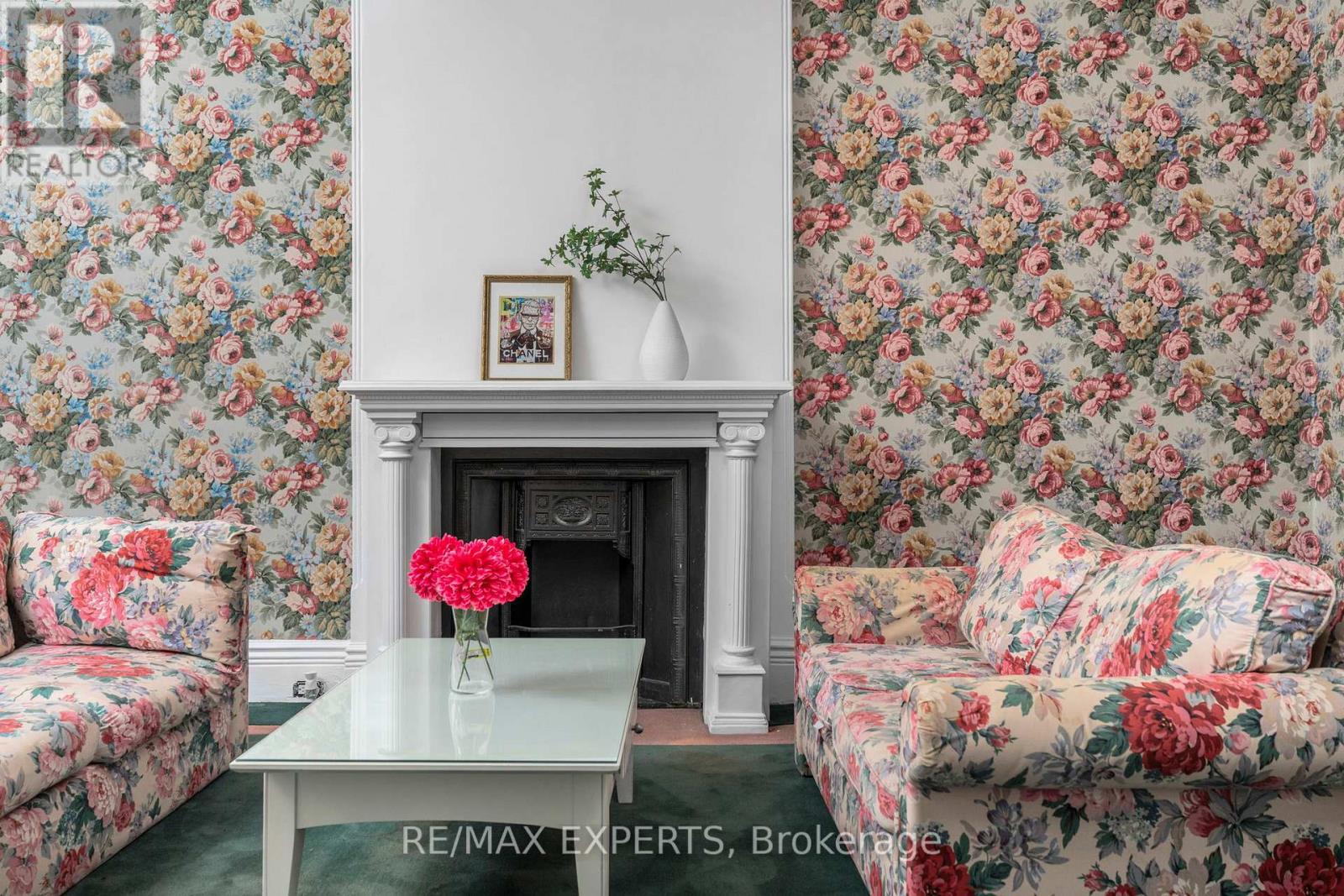 382 BATHURST STREET - 1