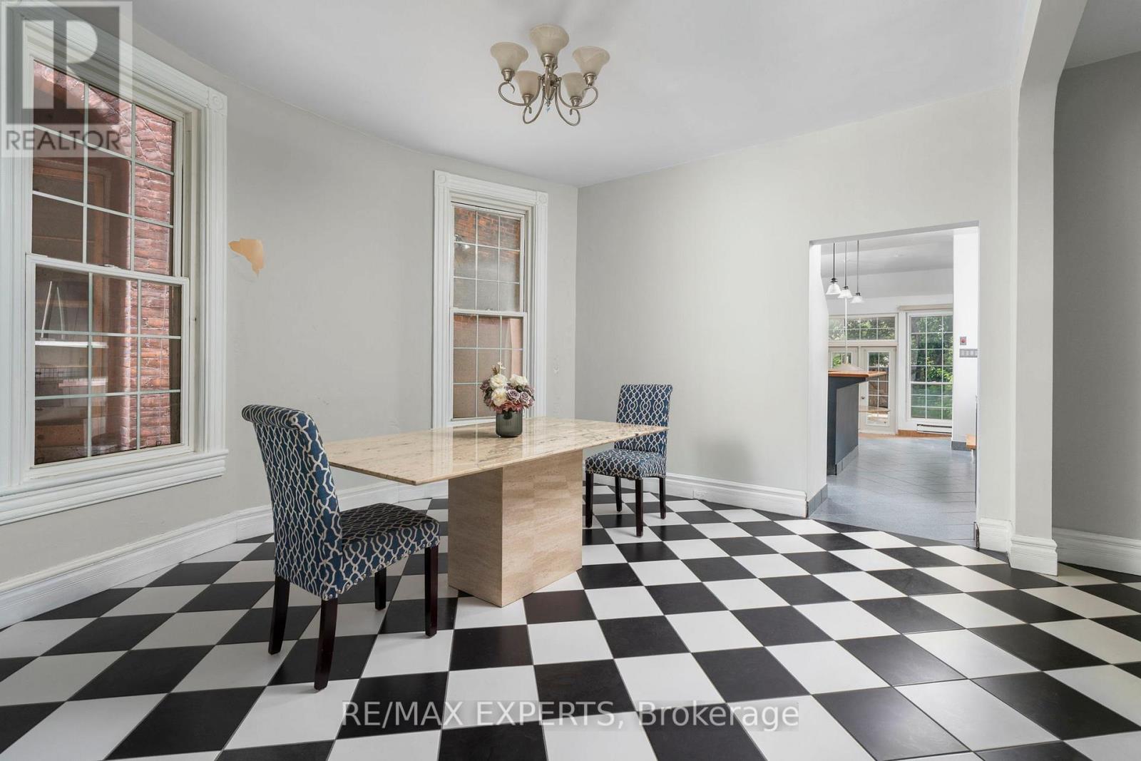 382 BATHURST STREET - 10