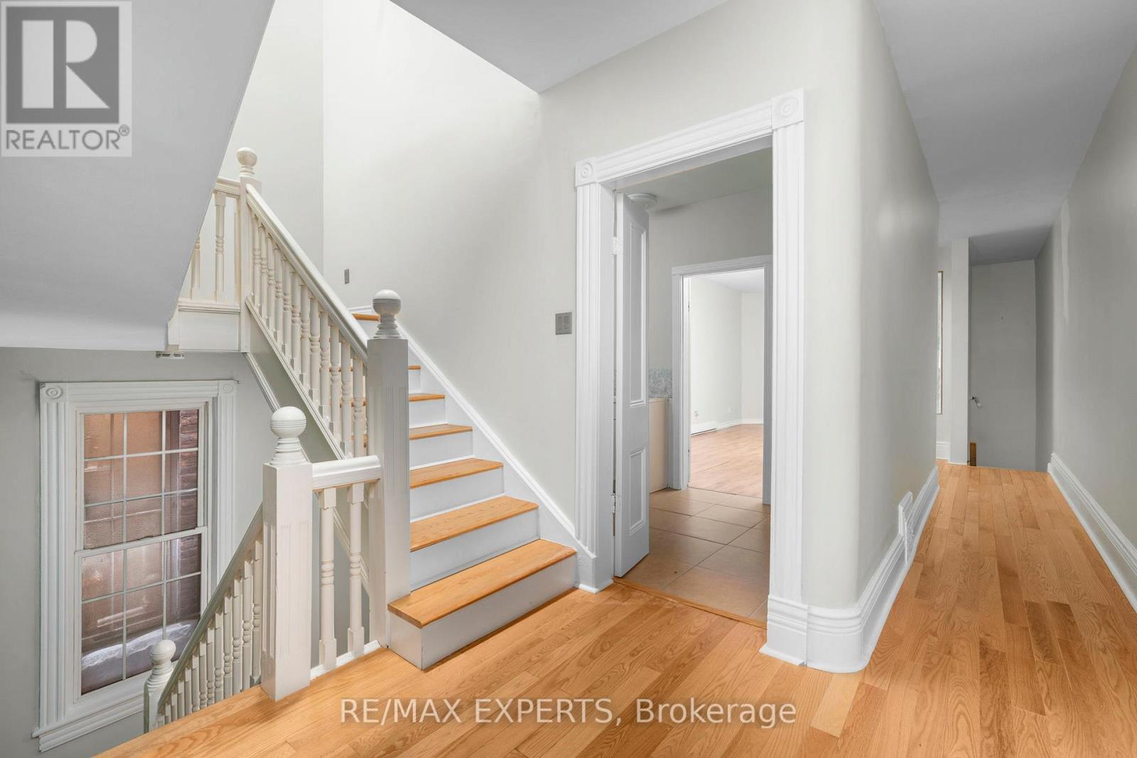 382 BATHURST STREET - 24