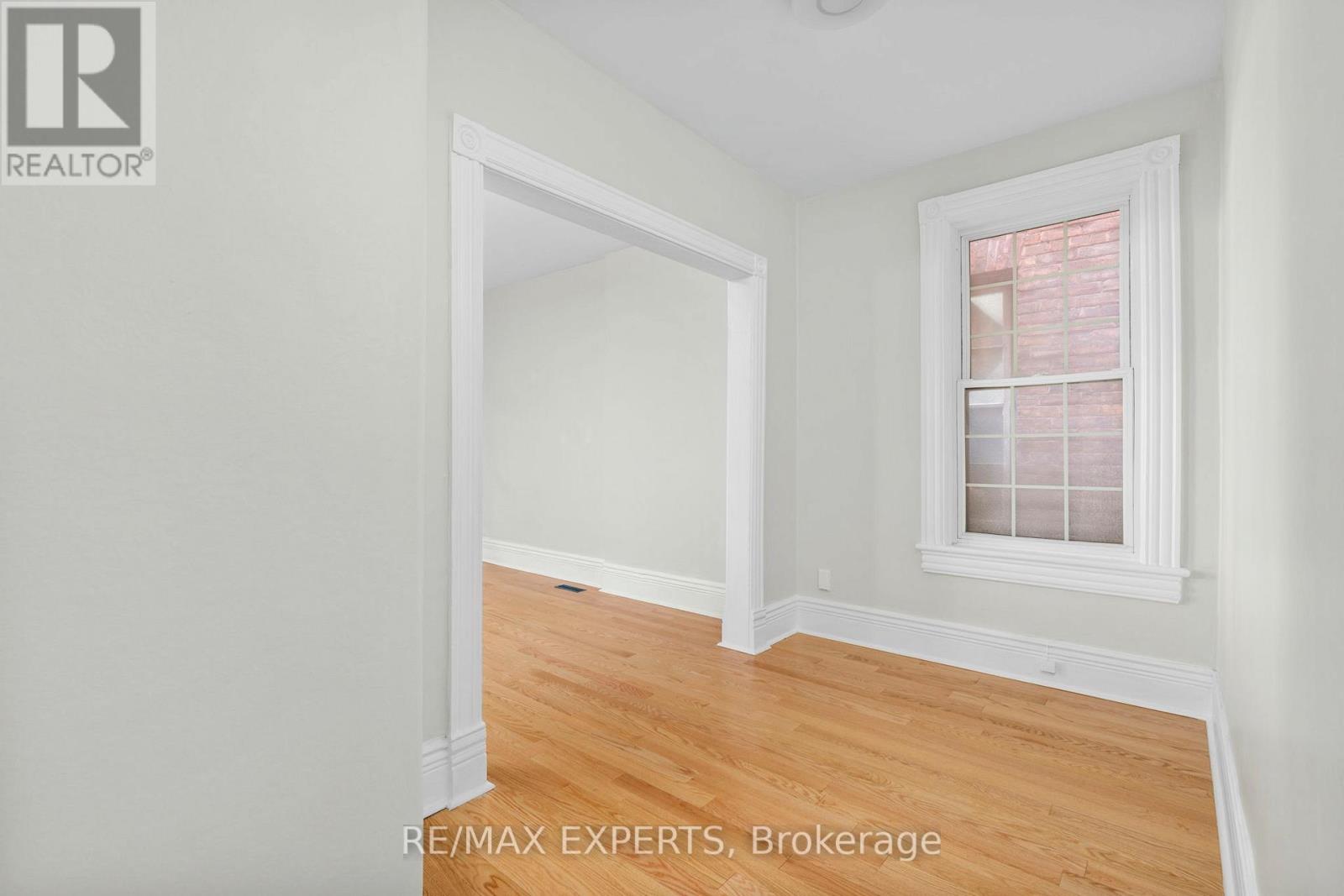382 BATHURST STREET - 22