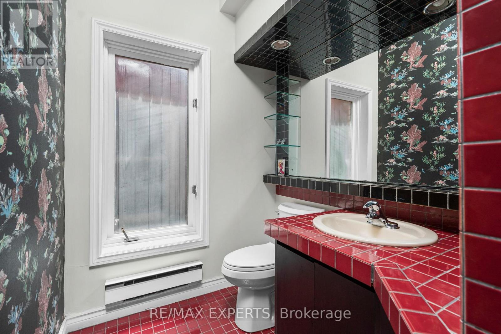 382 BATHURST STREET - 30