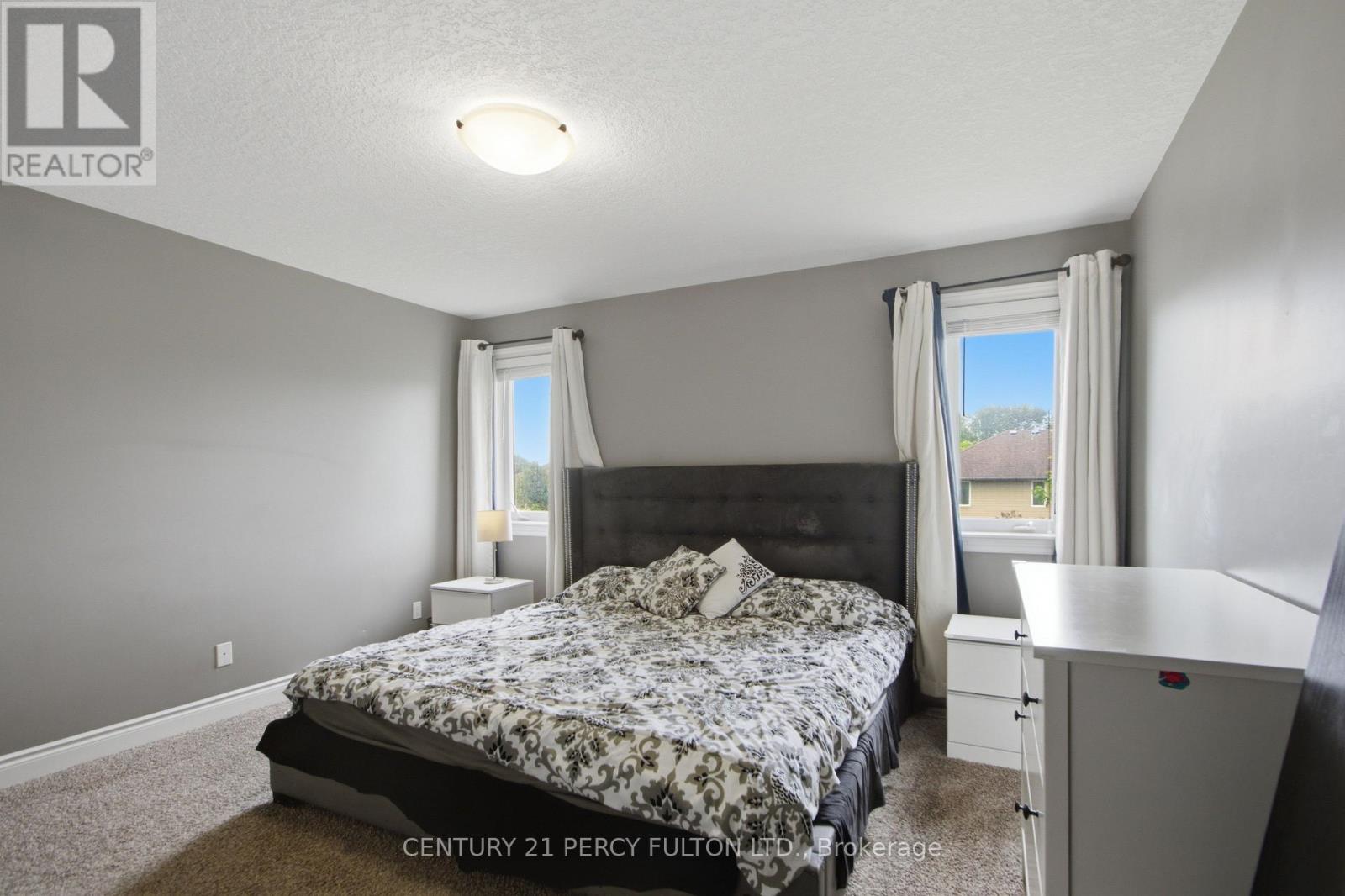 28 FREEDOM CRESCENT - 17