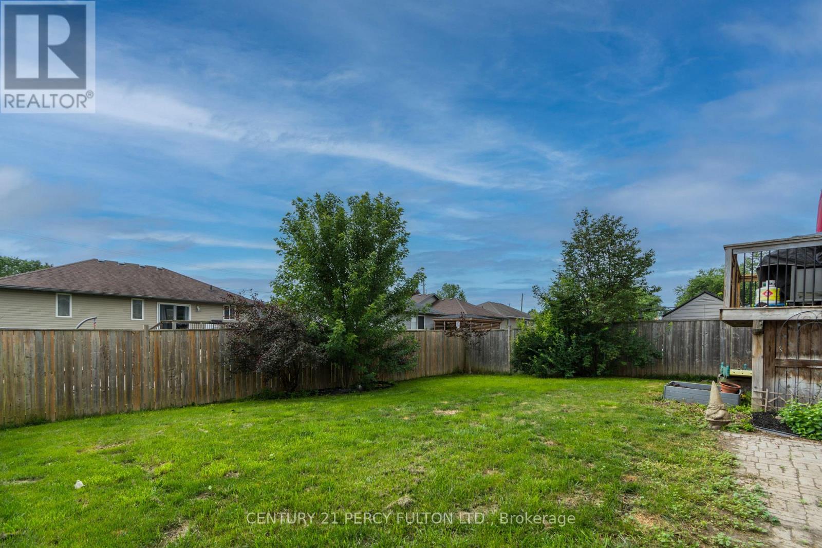 28 FREEDOM CRESCENT - 31