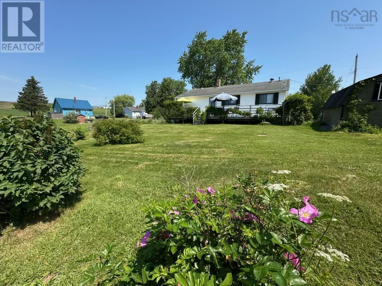 2515 Highway 2 - 16