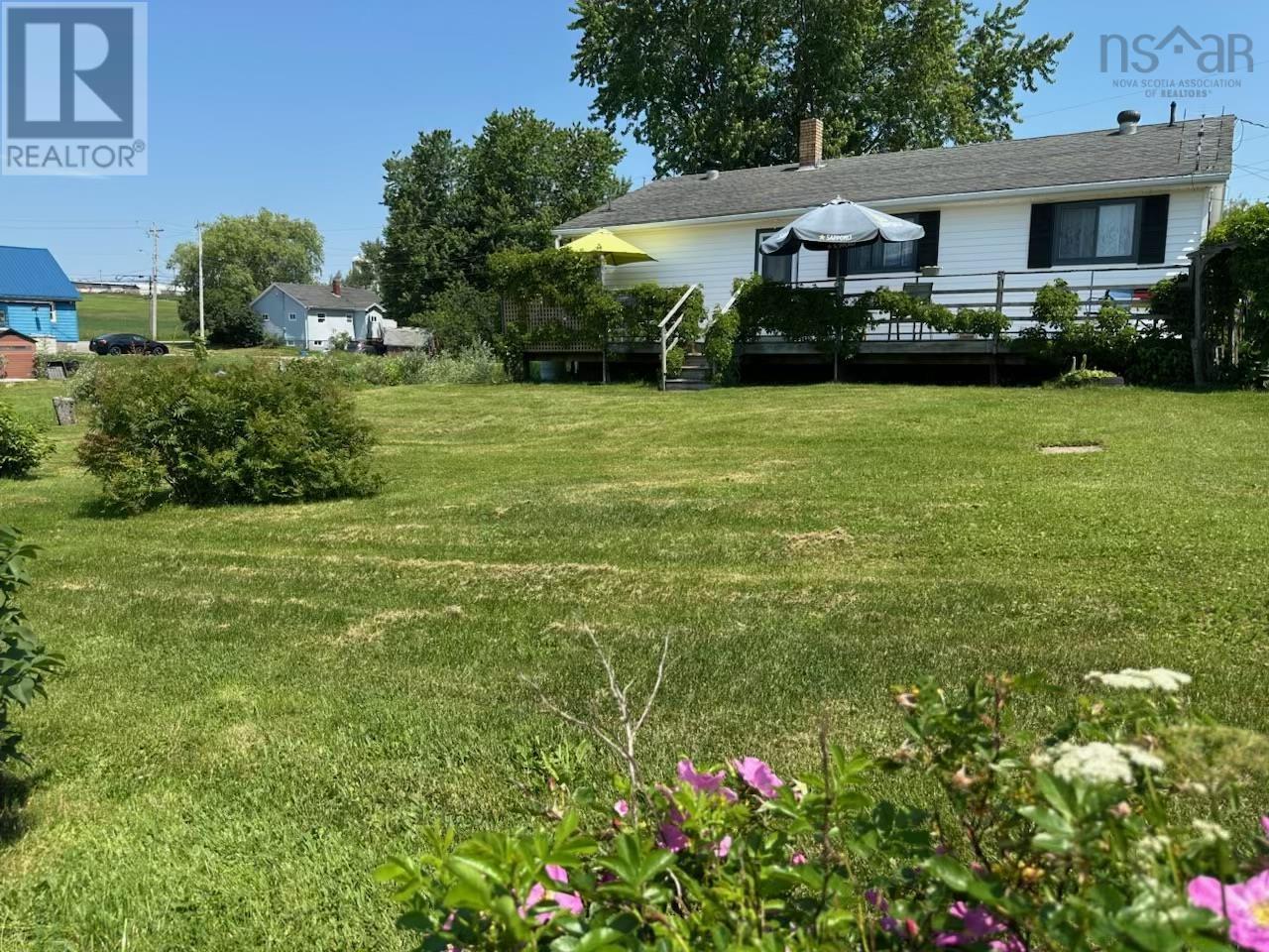 2515 Highway 2 - 17