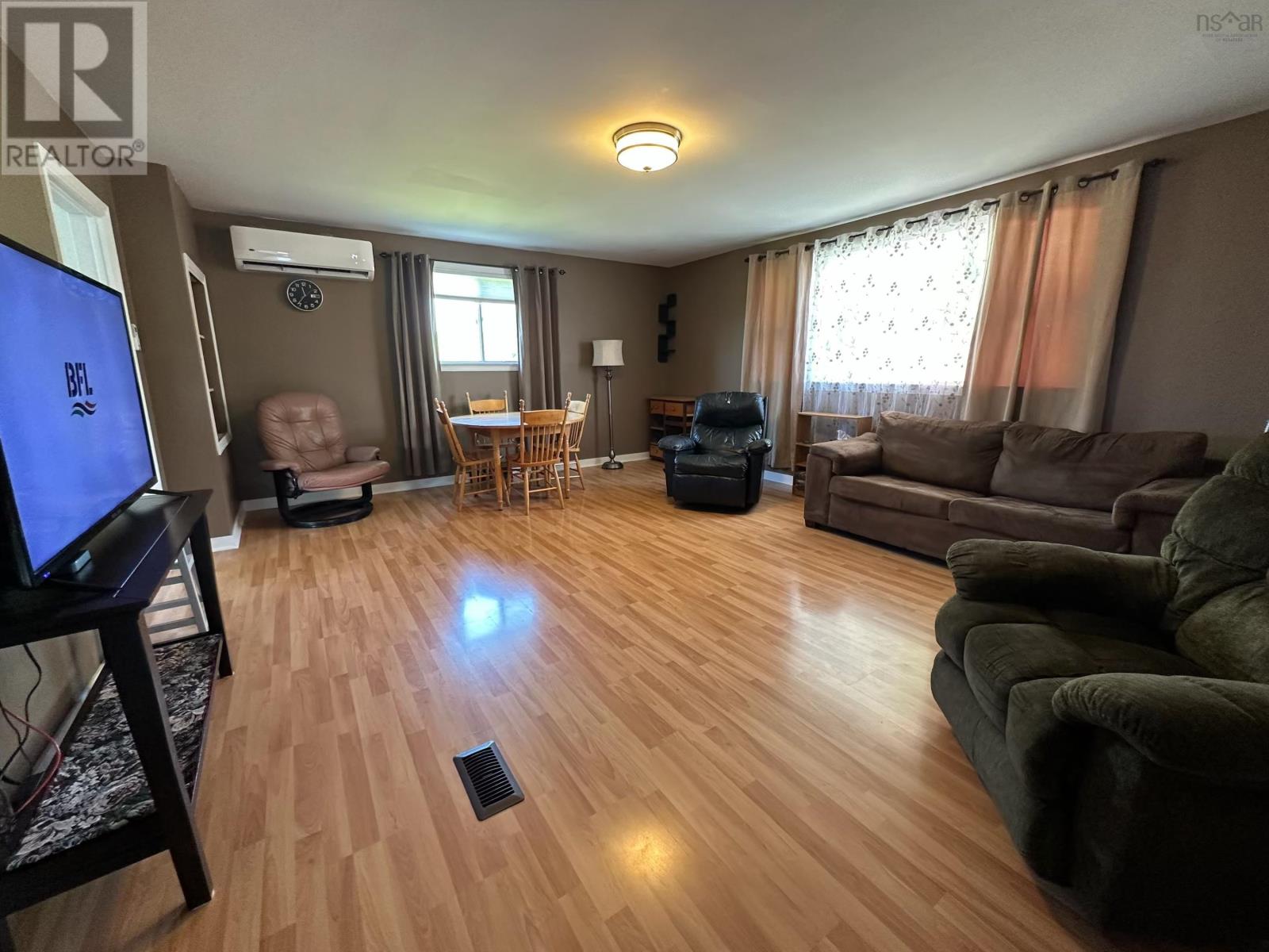 2515 Highway 2 - 4
