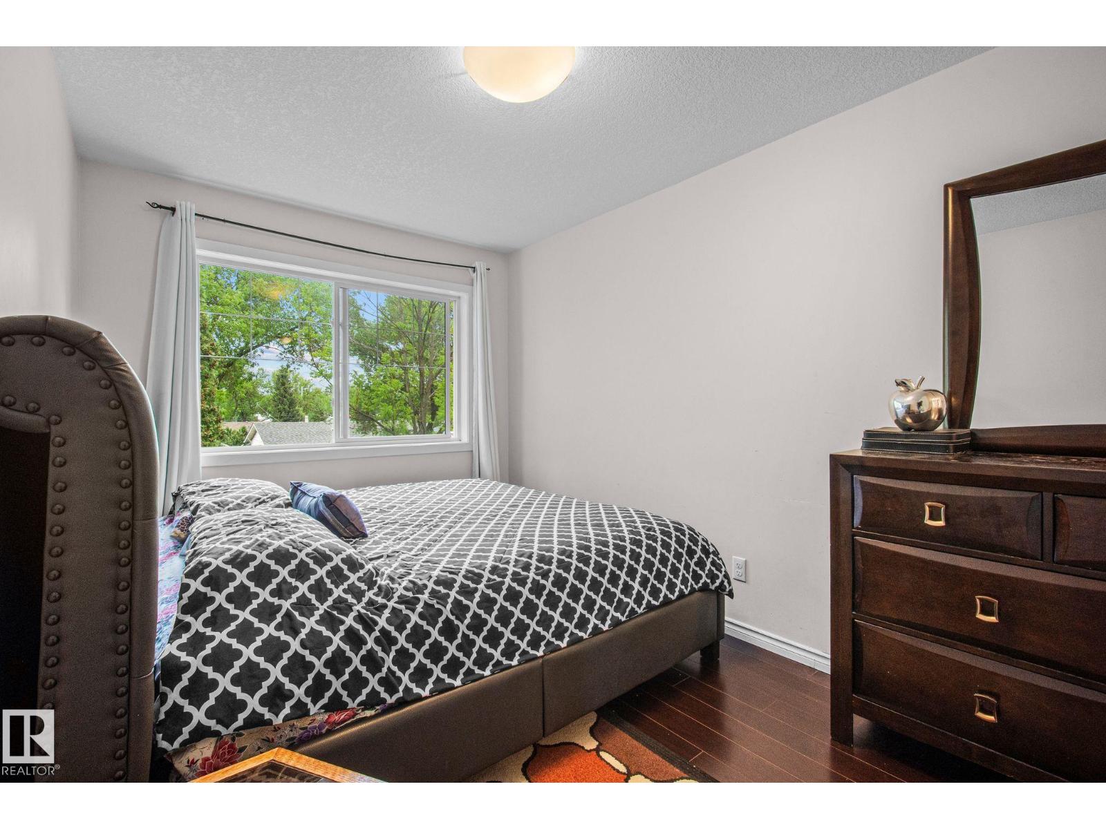 4806 117 AVE NW - 32