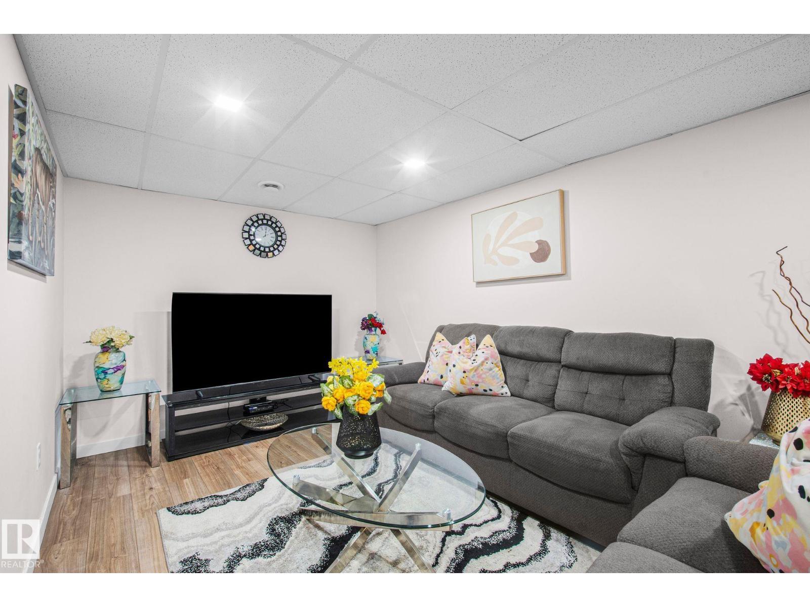 4806 117 AVE NW - 55
