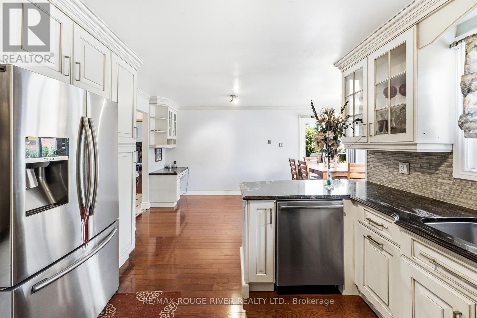 51 SUGARBUSH SQUARE - 10