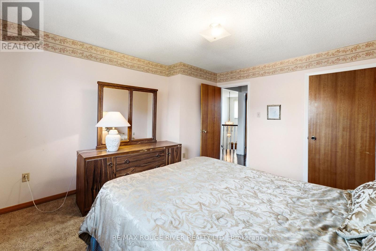 51 SUGARBUSH SQUARE - 29