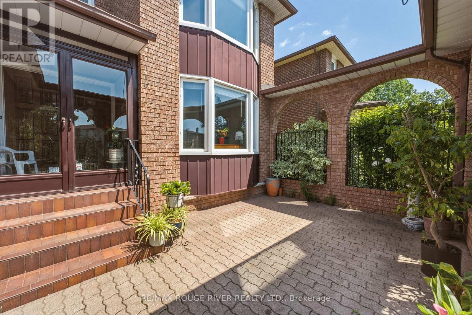 51 SUGARBUSH SQUARE - 3