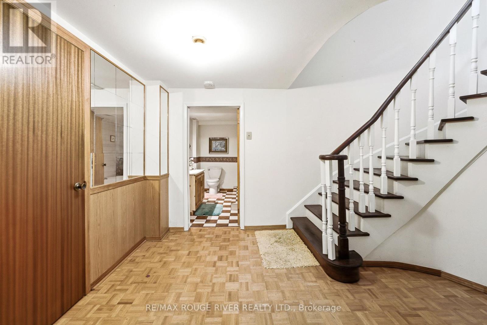 51 SUGARBUSH SQUARE - 32