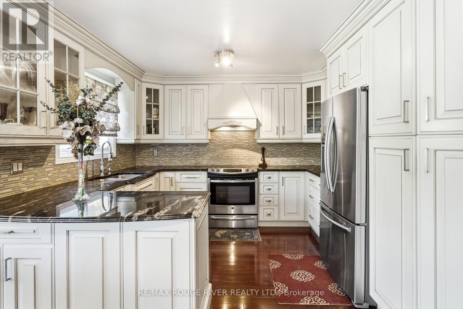 51 SUGARBUSH SQUARE - 9