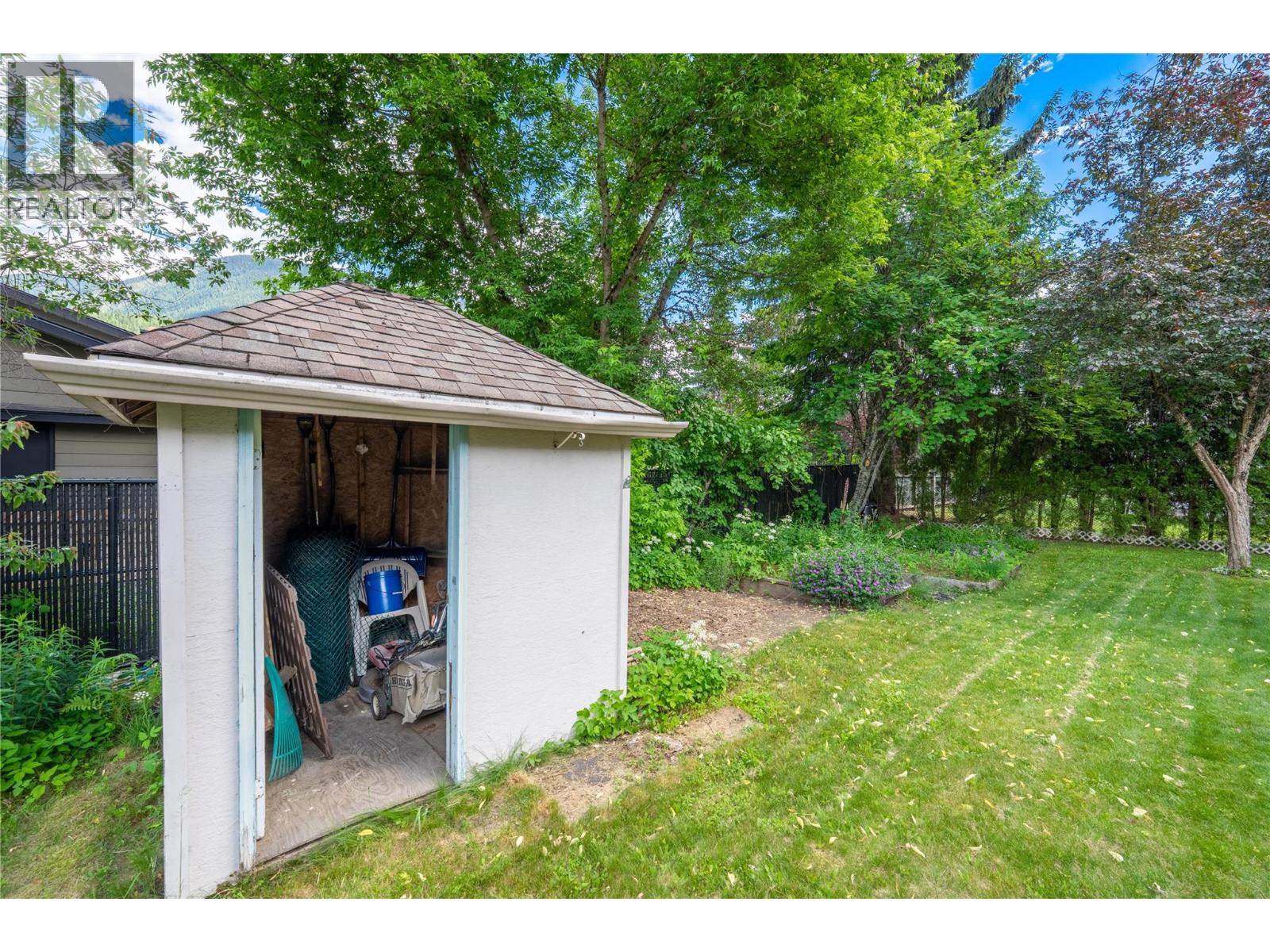 1609 Windsor Drive, Revelstoke