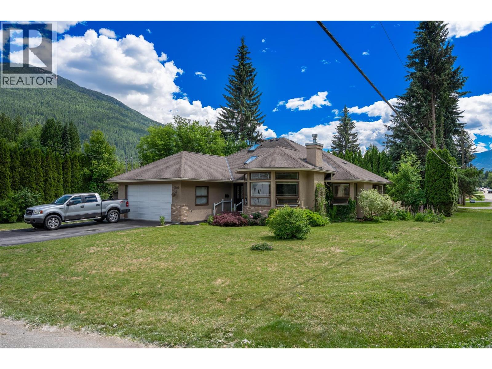 1609 Windsor Drive, Revelstoke