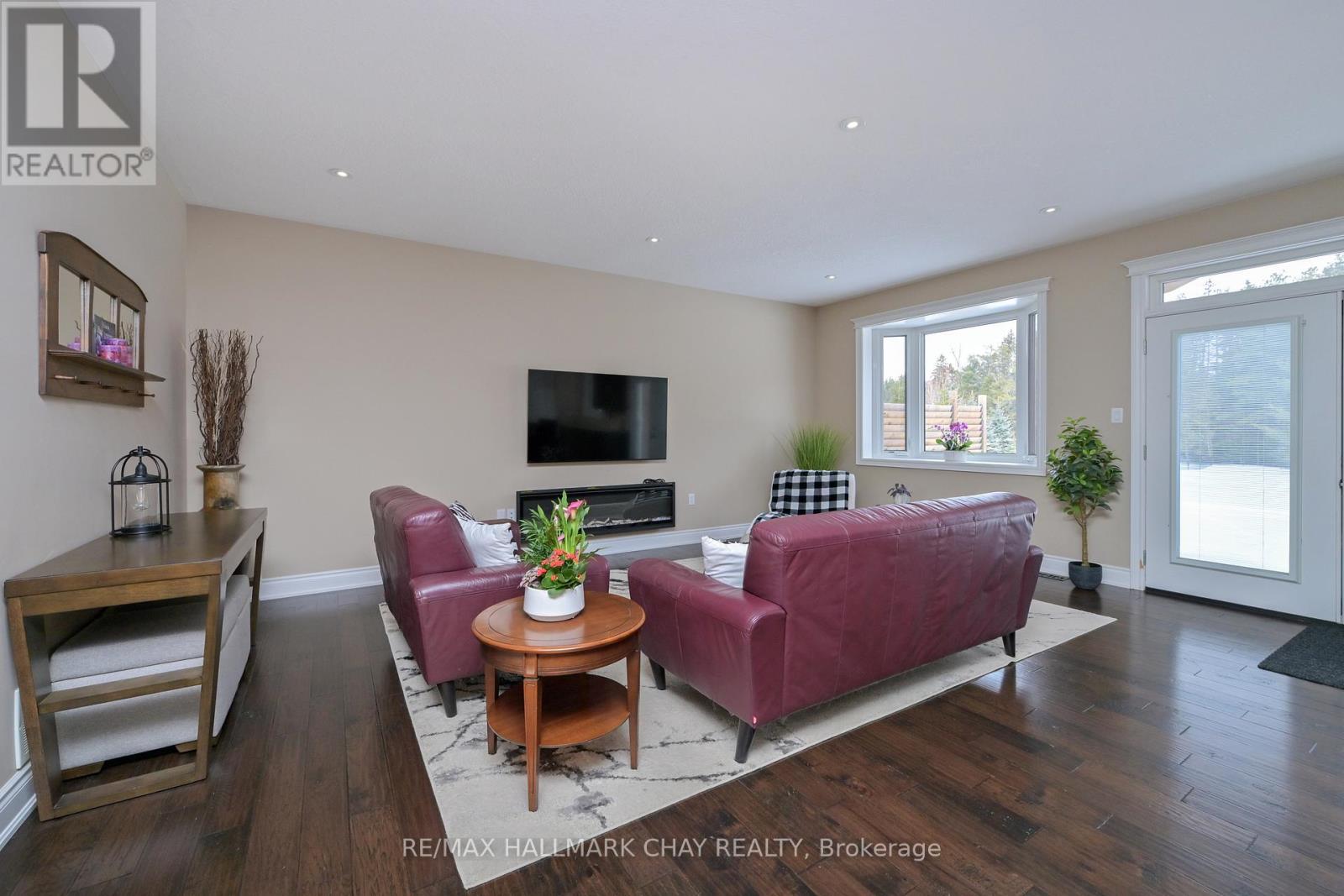 11 HARRY PARKER PLACE - 11