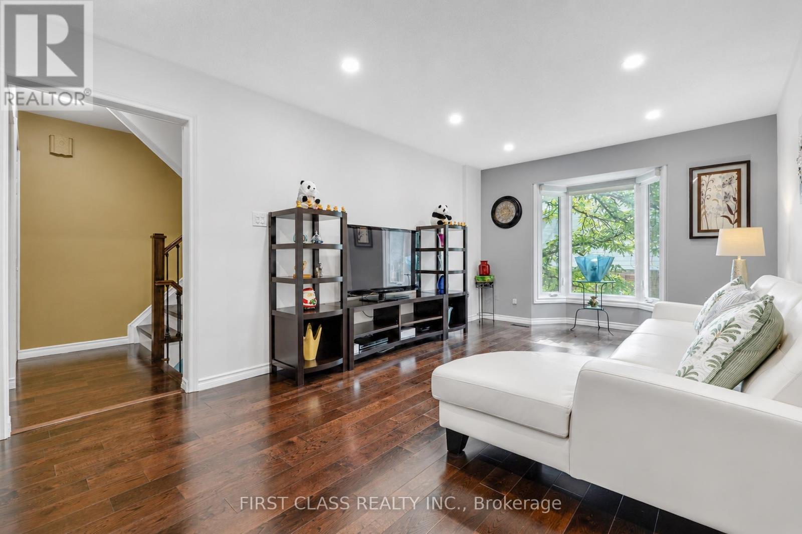 202 ROYAL ORCHARD BOULEVARD - Image 11