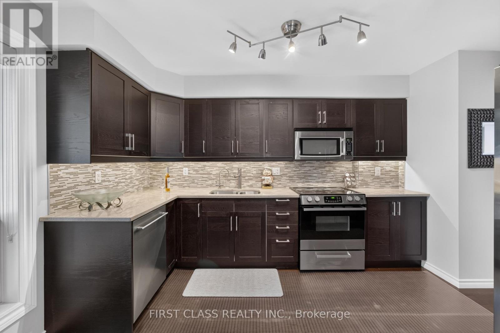 202 ROYAL ORCHARD BOULEVARD - Image 18