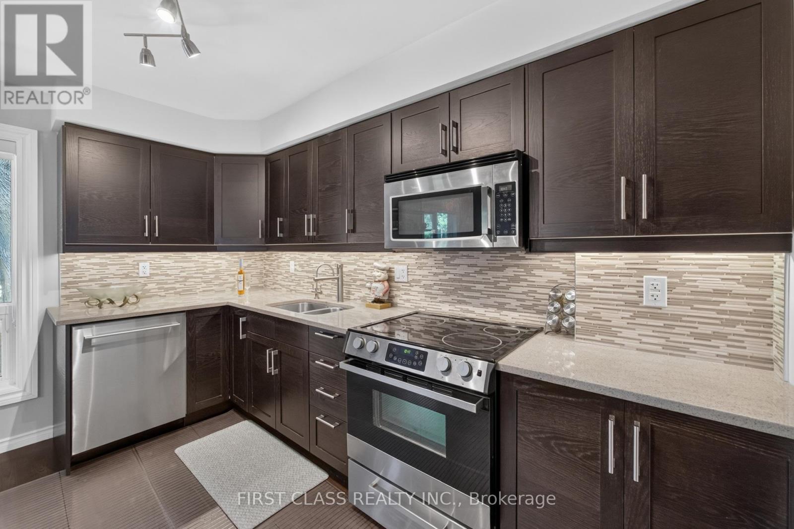 202 ROYAL ORCHARD BOULEVARD - Image 21