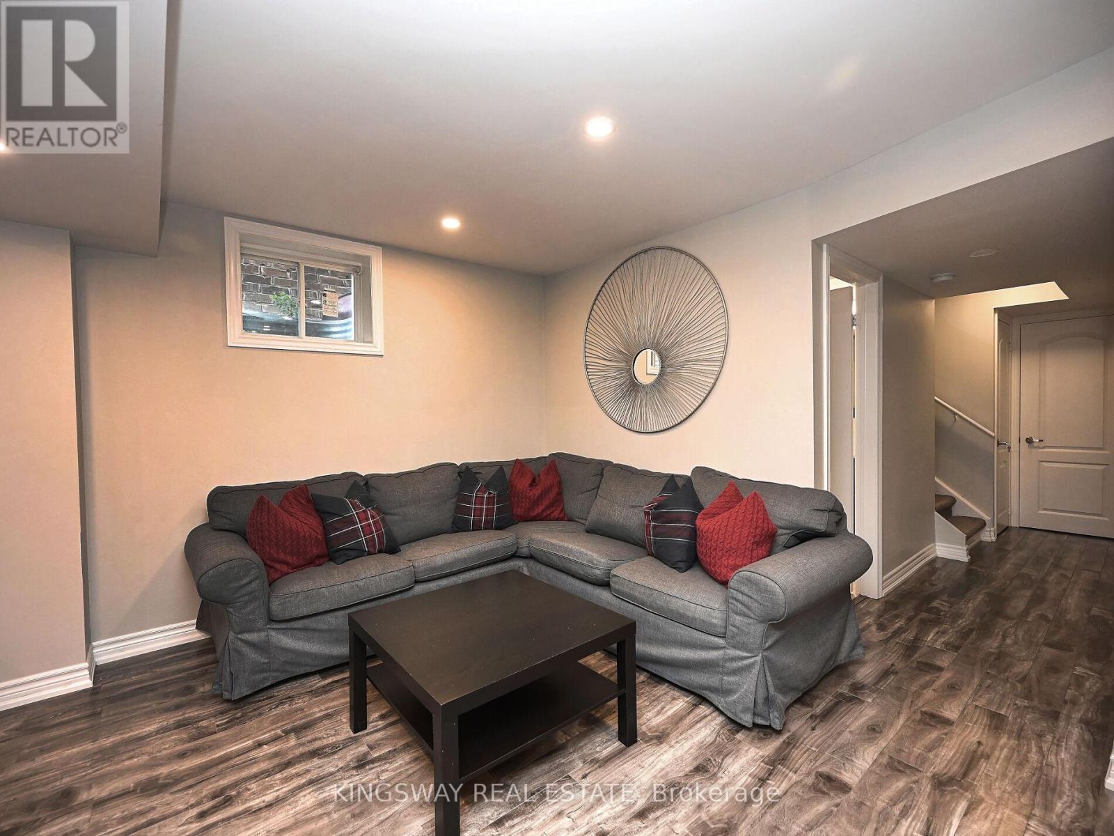 620 LANGHOLM STREET - 35