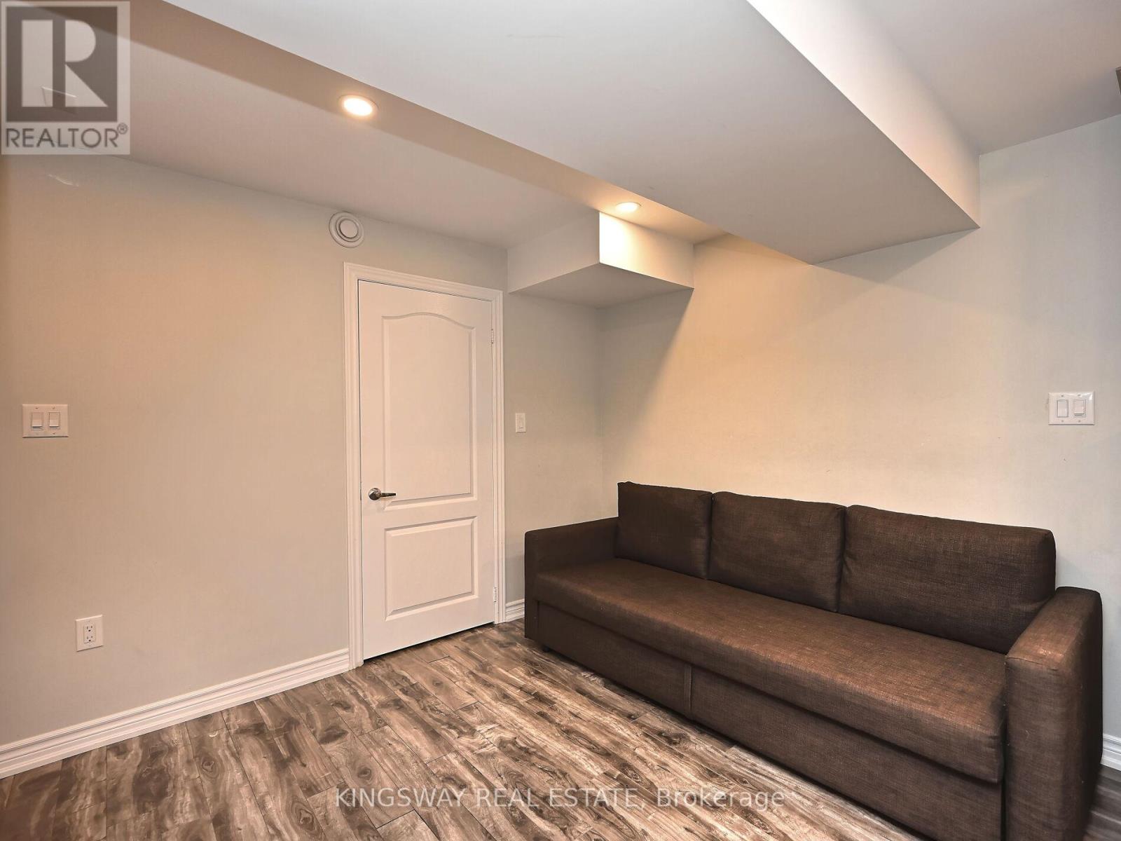 620 LANGHOLM STREET - 40