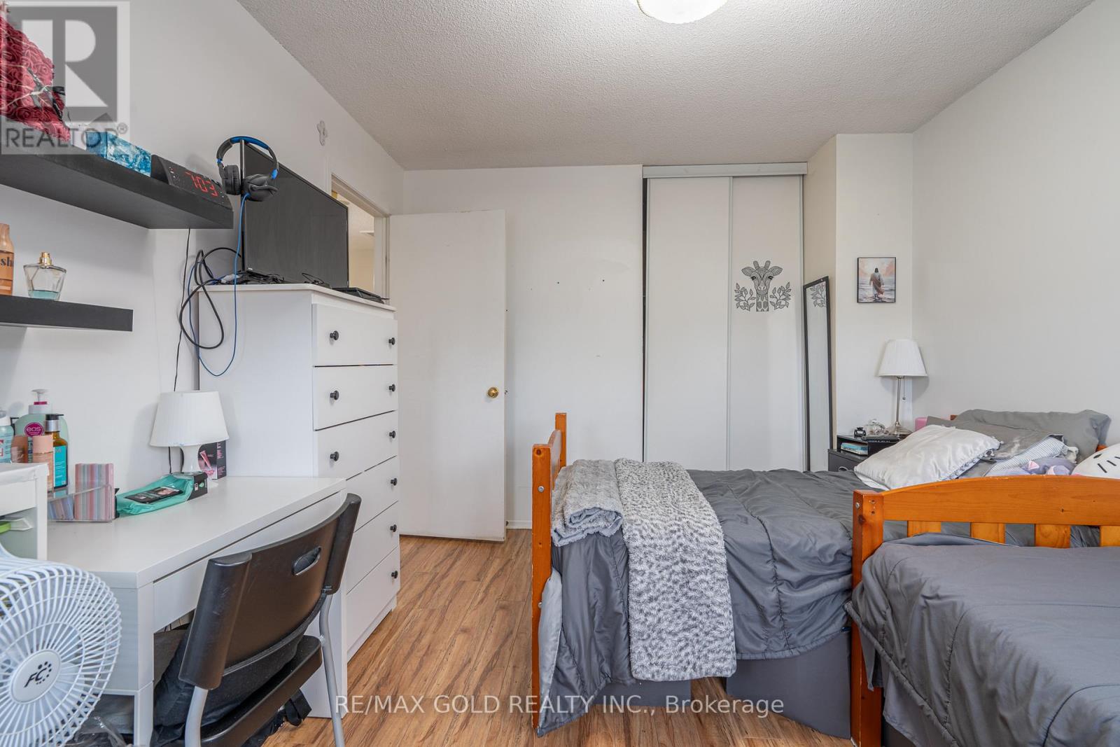 86 WHITEHAVEN DRIVE - 27