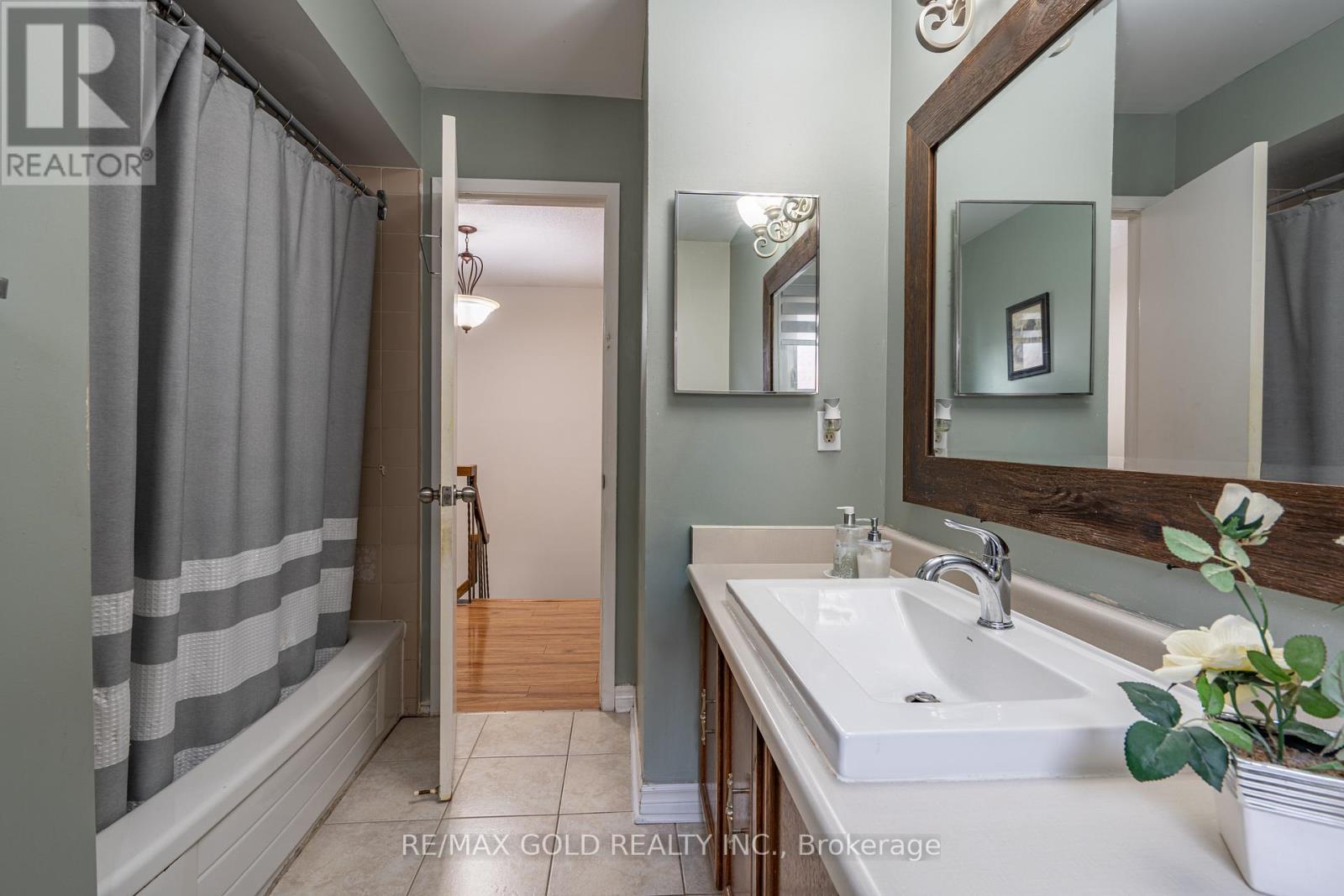 86 WHITEHAVEN DRIVE - 29