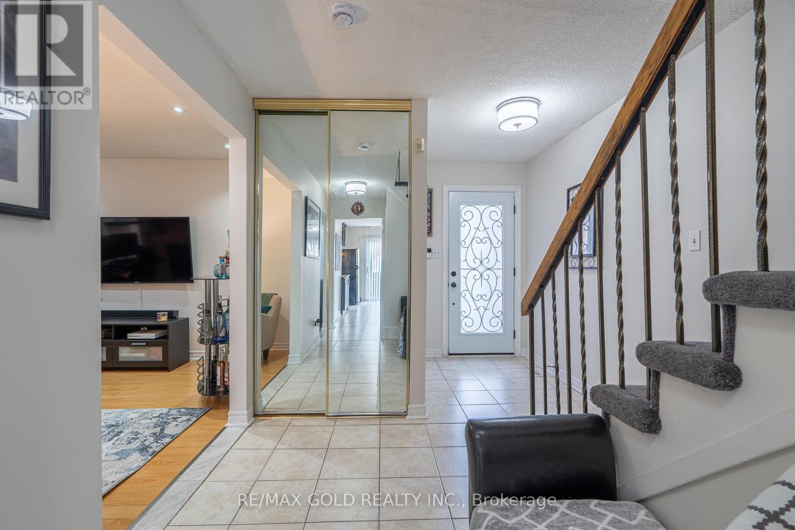 86 WHITEHAVEN DRIVE - 3