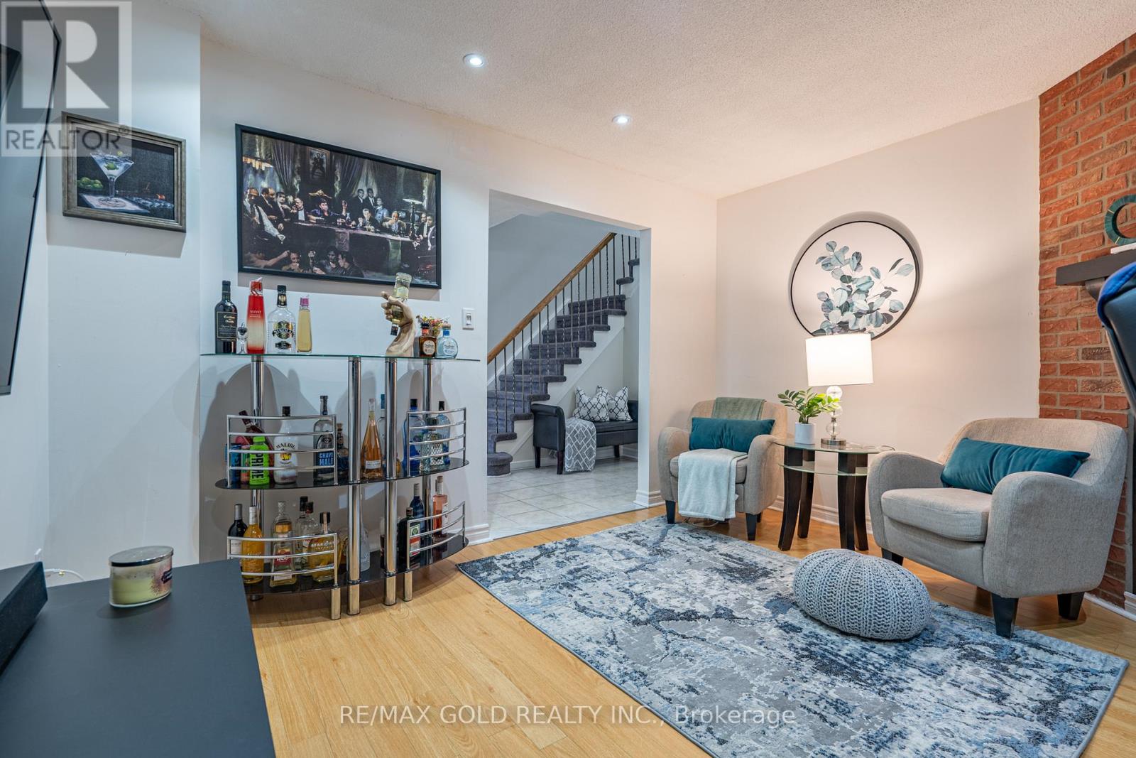 86 WHITEHAVEN DRIVE - 6