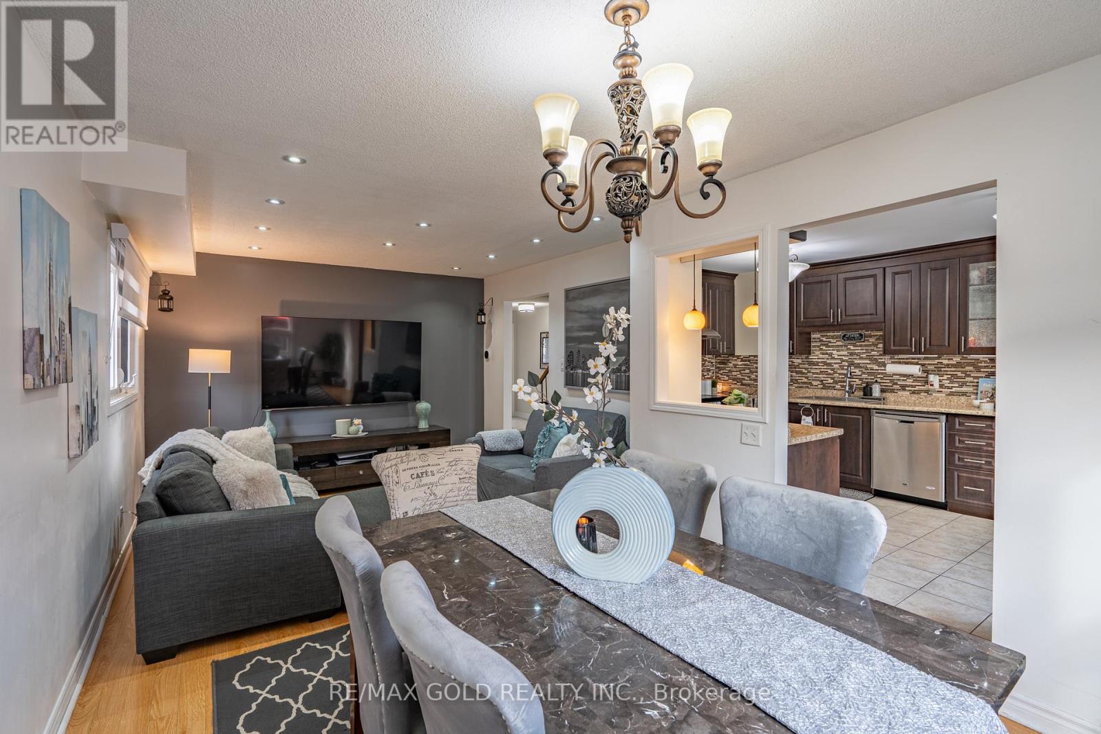 86 WHITEHAVEN DRIVE - 7