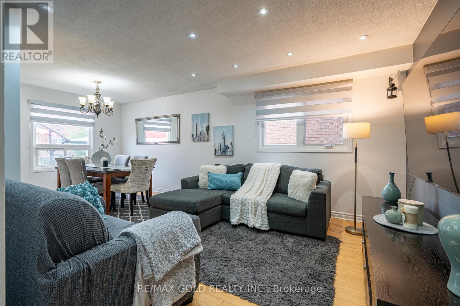 86 WHITEHAVEN DRIVE - 9