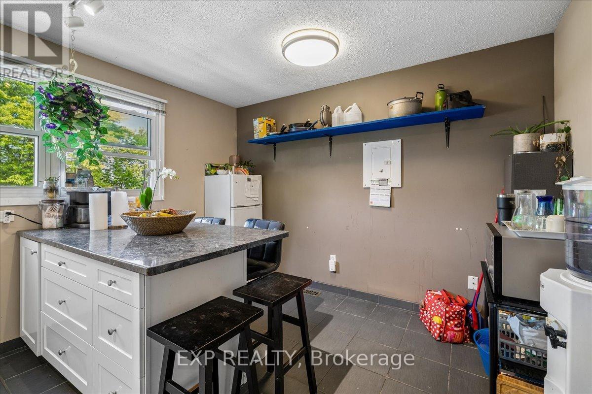 80 MACLENNAN AVENUE - 33