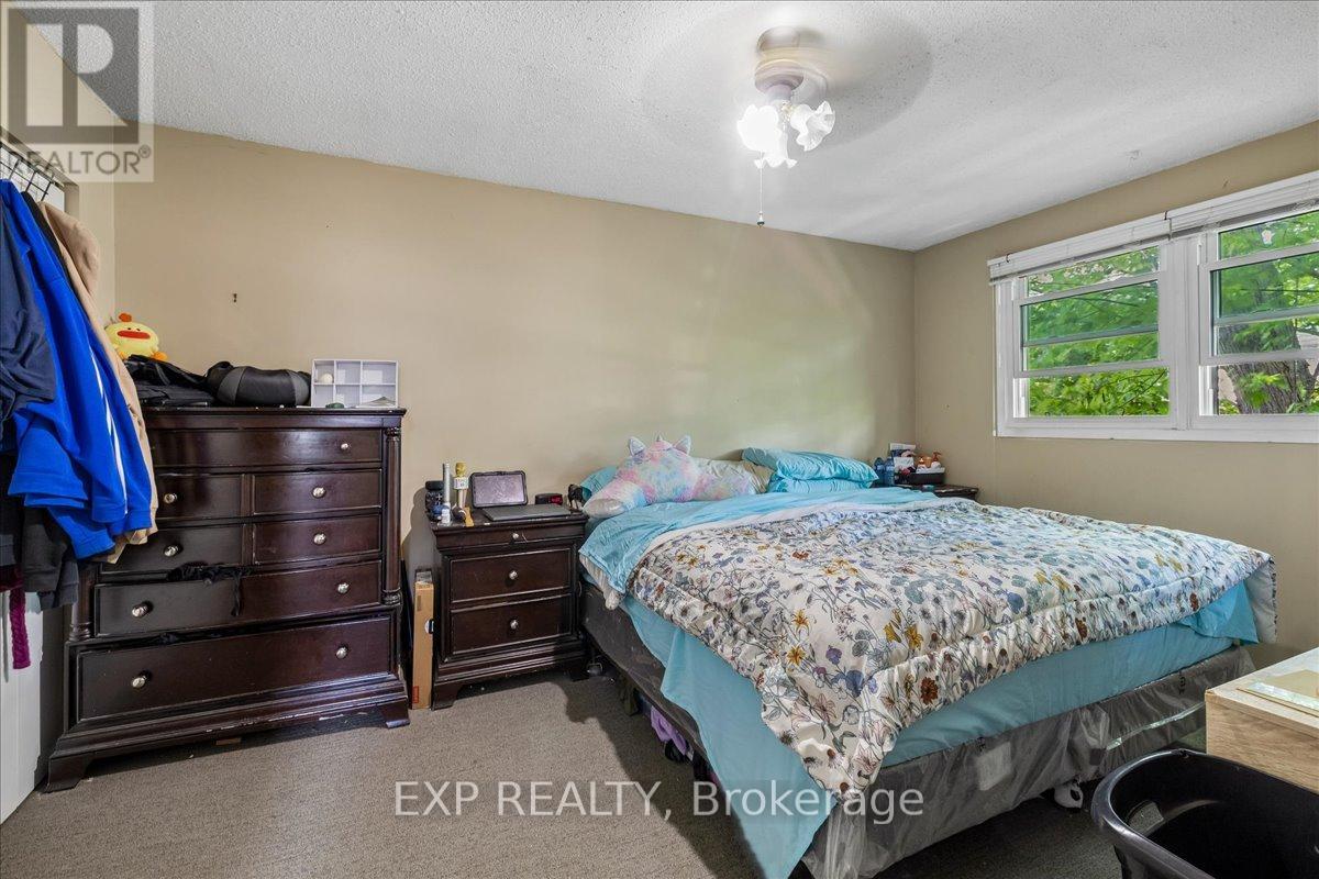 80 MACLENNAN AVENUE - 35