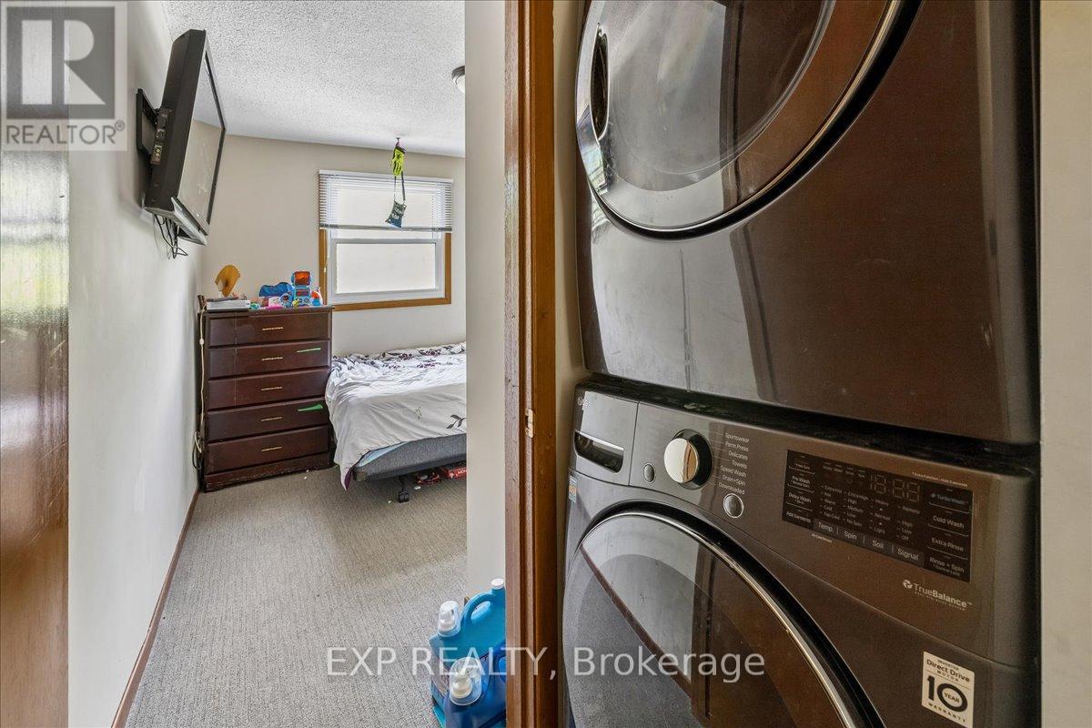 80 MACLENNAN AVENUE - 40