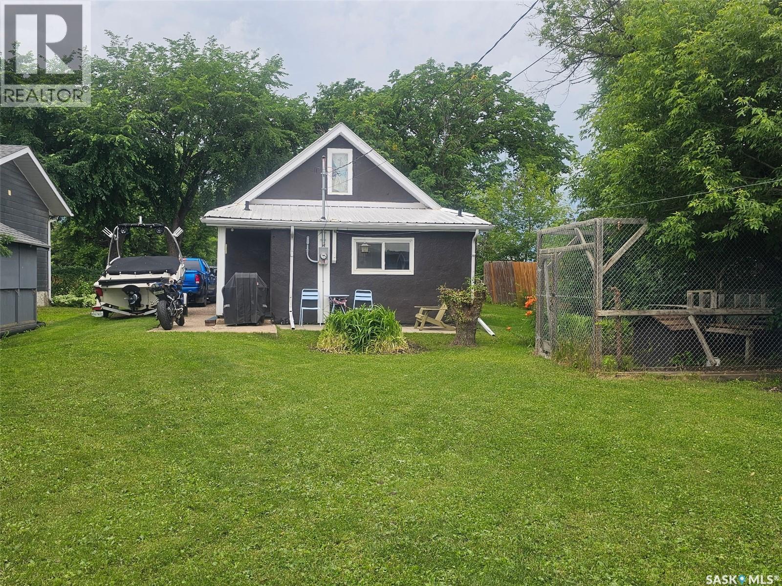 104 4th STREET E - photo 2