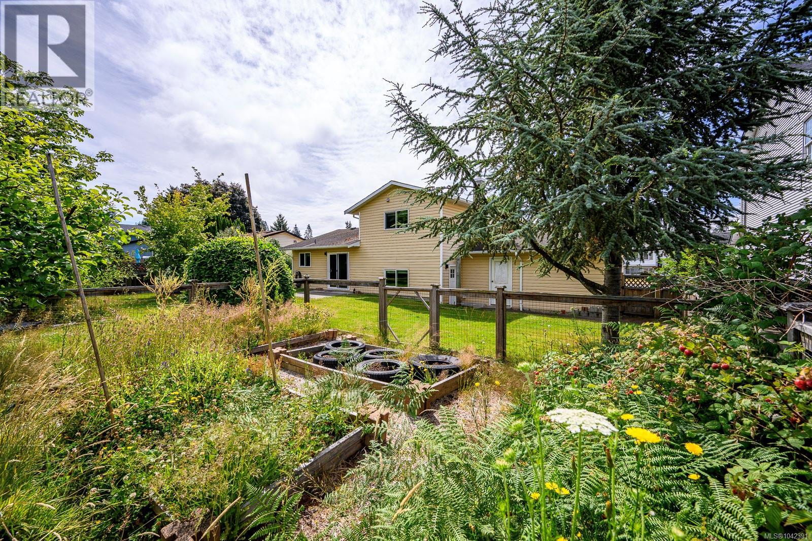 1646 Maquinna Ave, Comox