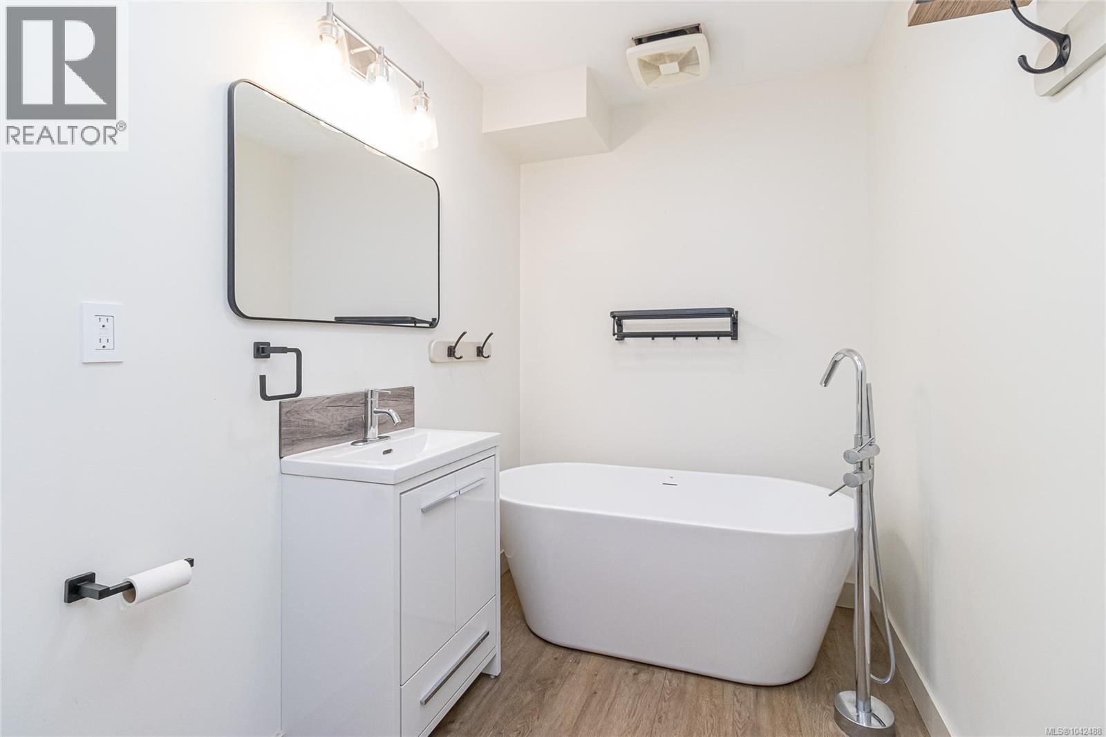 84 Lakeview Ave - 16