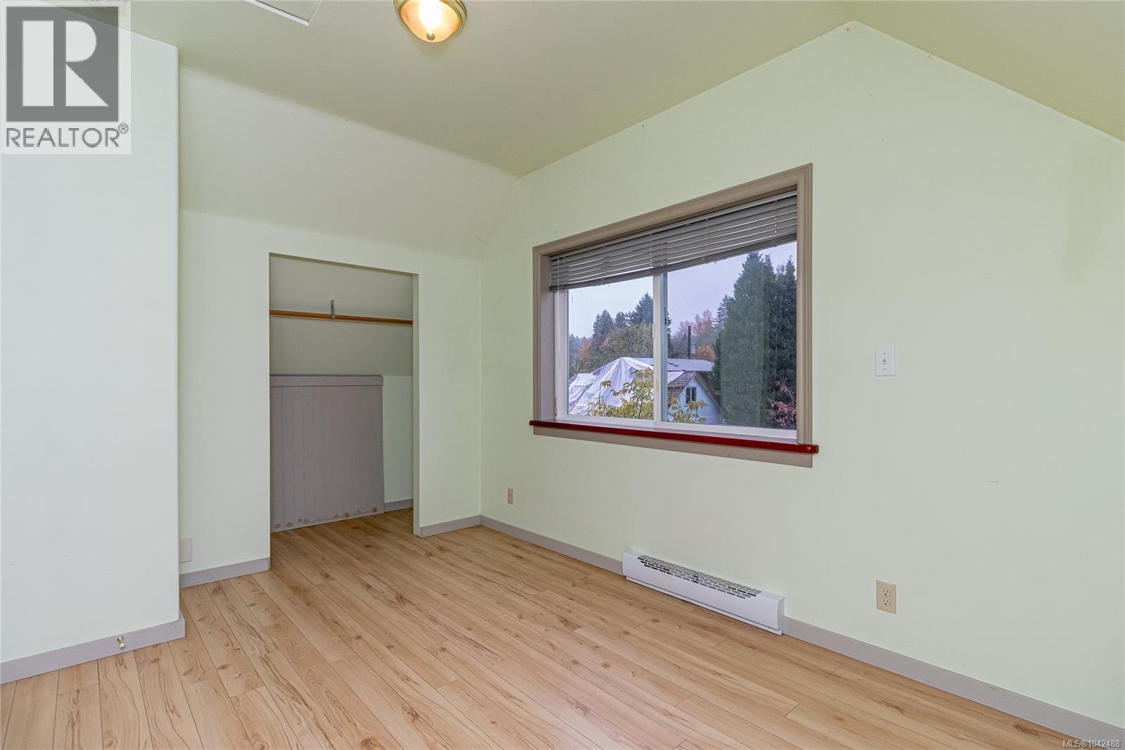 84 Lakeview Ave - 24